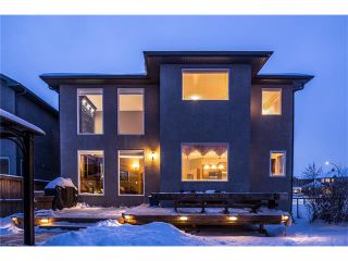 Photo 2: 75 WESTRIDGE Crescent SW in Calgary: West Springs House for sale : MLS®# C4093123