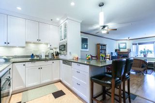 Photo 3: 2308 VINE Street in Vancouver: Kitsilano Townhouse for sale (Vancouver West)  : MLS®# R2039868