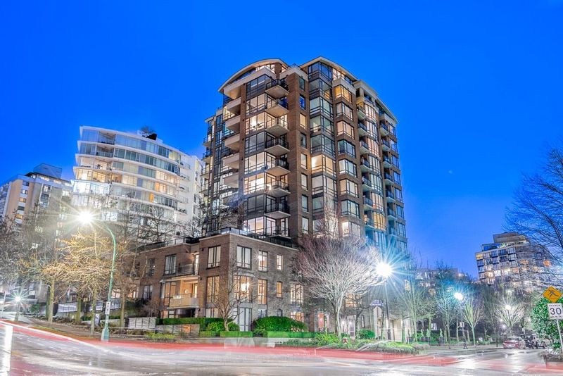 FEATURED LISTING: 604 - 170 1ST Street West North Vancouver