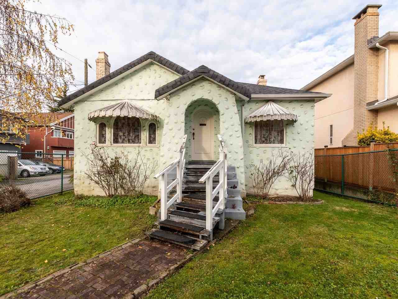 Main Photo: 215 E 36TH Avenue in Vancouver: Main House for sale (Vancouver East)  : MLS®# R2422049