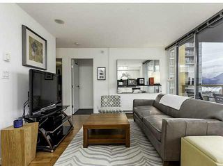 Photo 4: 2301 131 REGIMENT Square in Vancouver: Downtown VW Condo for sale in "SPECTRUM 3" (Vancouver West)  : MLS®# V1091394