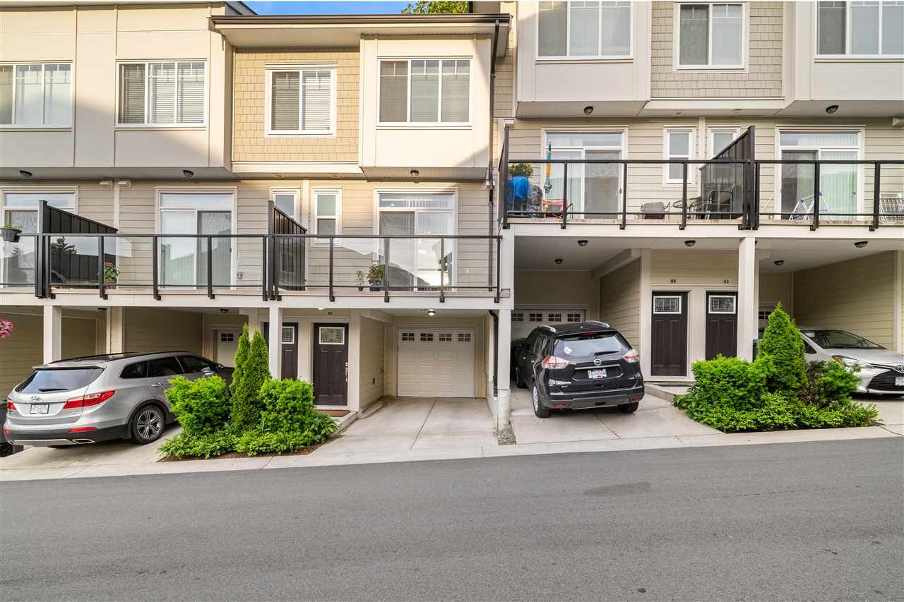 Main Photo: 45 13670 62 Avenue in Surrey: Sullivan Station Townhouse for sale : MLS®# R2462622