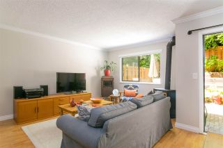 Photo 2: 203 CARDIFF Way in Port Moody: College Park PM Townhouse for sale in "Easthill" : MLS®# R2380723