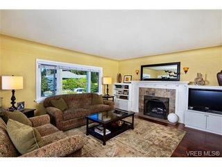 Photo 3: 3721 Winston Cres in VICTORIA: SE Quadra House for sale (Saanich East)  : MLS®# 712484