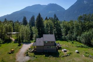 Photo 1: 15060 SQUAMISH VALLEY Road in Squamish: Upper Squamish House for sale in "Squamish Valley" : MLS®# R2714264