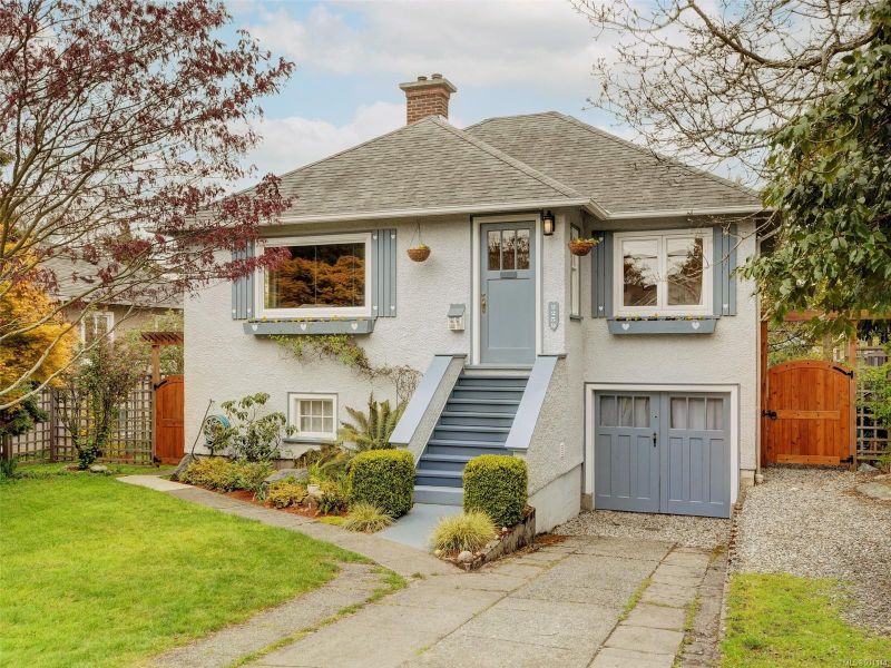 FEATURED LISTING: 2259 CENTRAL Ave Oak Bay