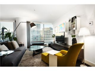 Photo 4: 1701 1111 ALBERNI Street in Vancouver: West End VW Condo for sale in "LIVING SHANGRI-LA VANCOUVER" (Vancouver West)  : MLS®# V1031336