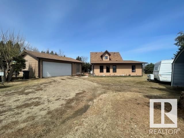 FEATURED LISTING: 64 Grandview Heights Rural Wetaskiwin County