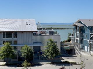 Photo 24: 403 4233 BAYVIEW Street in Richmond: Steveston South Condo for sale in "THE VILLAGE AT IMPERIAL LANDING" : MLS®# R2718014