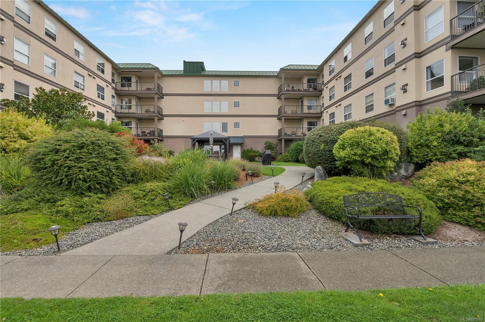 Main Photo: 103 280 S Dogwood St in Campbell River: CR Campbell River Central Condo for sale : MLS®# 885562