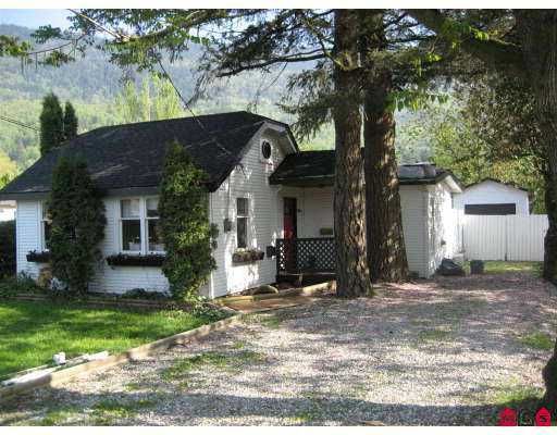 Main Photo: 42440 Yarrow Central Road in Chilliwack: Home for sale : MLS®# H2701979