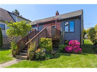 Photo 2: 4295 ST. GEORGE Street in Vancouver: Fraser VE House for sale in "FRASER" (Vancouver East)  : MLS®# V1121973