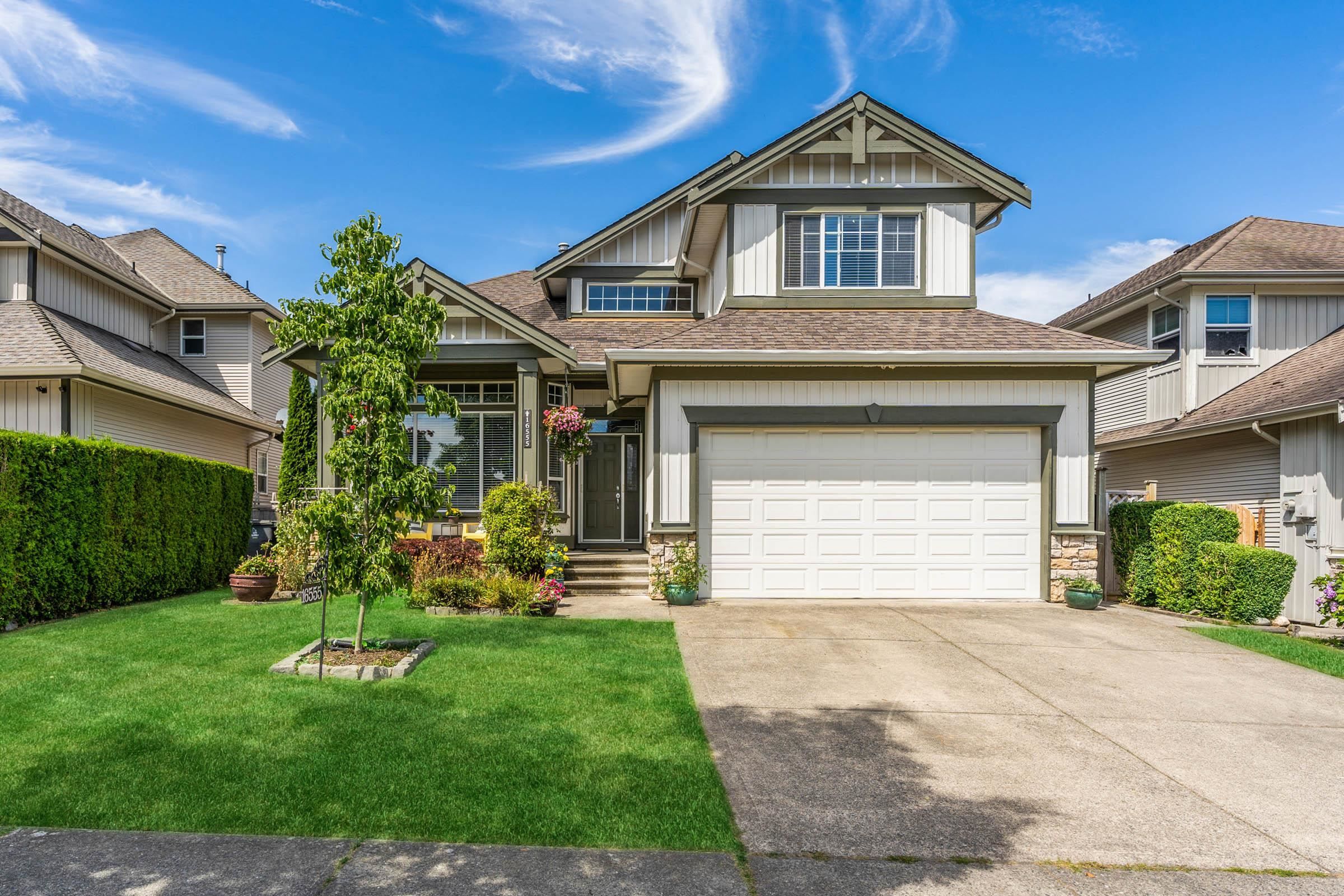Main Photo: 16555 62A Avenue in Surrey: Cloverdale BC House for sale (Cloverdale)  : MLS®# R2712116