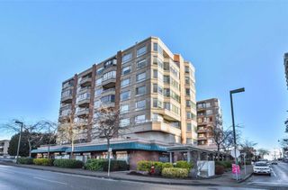 FEATURED LISTING: 405 - 15111 Russell Avenue White Rock