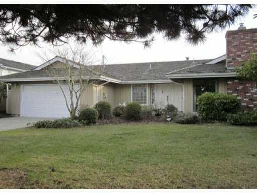 Main Photo: 5418 1ST Avenue in Tsawwassen: Pebble Hill House for sale : MLS®# V872584