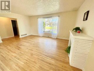 Photo 7: 916 Mayor Magrath Drive S in Lethbridge: House for sale : MLS®# A2123933