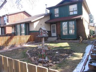 Main Photo: 424 Templeview Drive NE in Calgary: Temple Semi Detached (Half Duplex) for sale : MLS®# A2124648