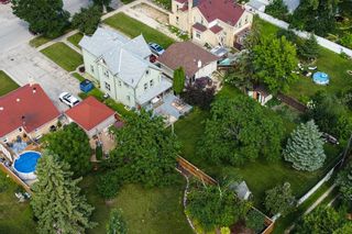 Photo 4: 131 Dufferin Ave E in Portage la Prairie: House for sale : MLS®# 202218396