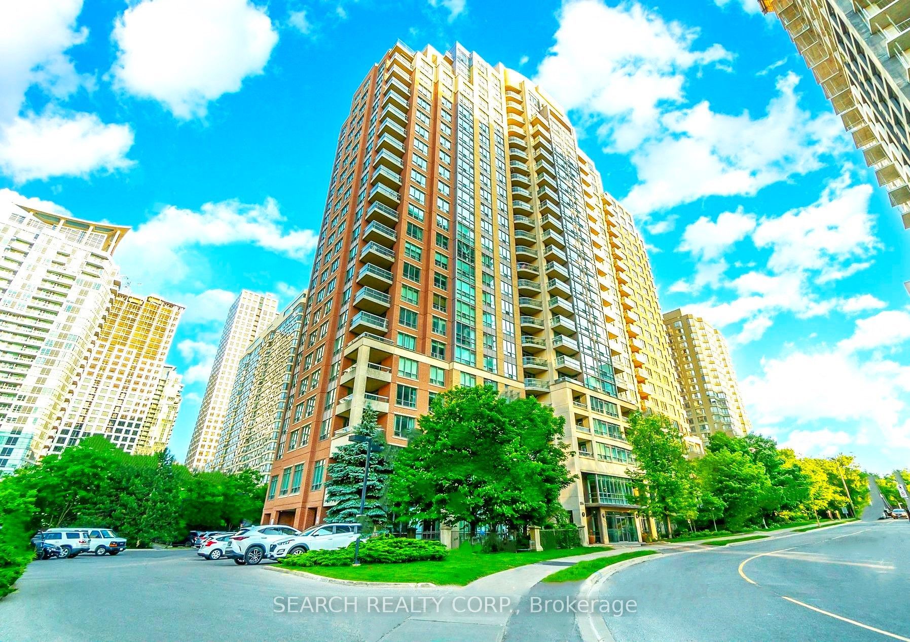 Main Photo: 1607 156 Enfield Place in Mississauga: City Centre Condo for sale : MLS®# W8059720