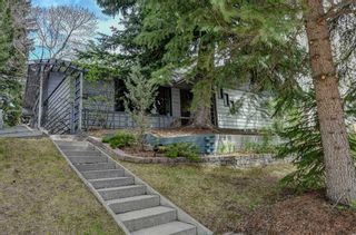 Photo 2: 4520 Charleswood Drive NW in Calgary: Charleswood Detached for sale : MLS®# A2130197