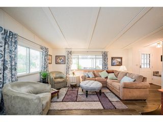 Photo 5: 17 8670 156 Street in Surrey: Fleetwood Tynehead Manufactured Home for sale in "WESTWOOD COURT" : MLS®# R2612269