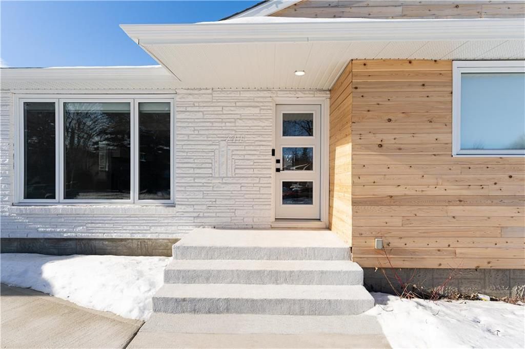Main Photo: 741 Queenston Street in Winnipeg: River Heights South Residential for sale (1D)  : MLS®# 202402084