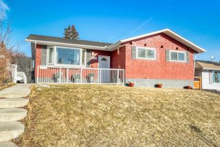 Photo 2: 1012 72 Avenue NW in Calgary: Huntington Hills Detached for sale : MLS®# A2025639