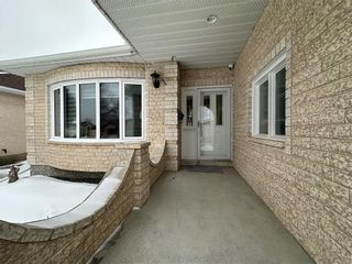 Photo 2: 24 Verona Drive in Winnipeg: Amber Trails Residential for sale (4F)  : MLS®# 202403005