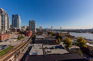 Photo 3: 1105 680 CLARKSON Street in New Westminster: Downtown NW Condo for sale in "THE CLARKSON" : MLS®# R2409786
