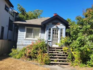 Photo 1: 4039 W 11TH Avenue in Vancouver: Point Grey House for sale (Vancouver West)  : MLS®# R2716835