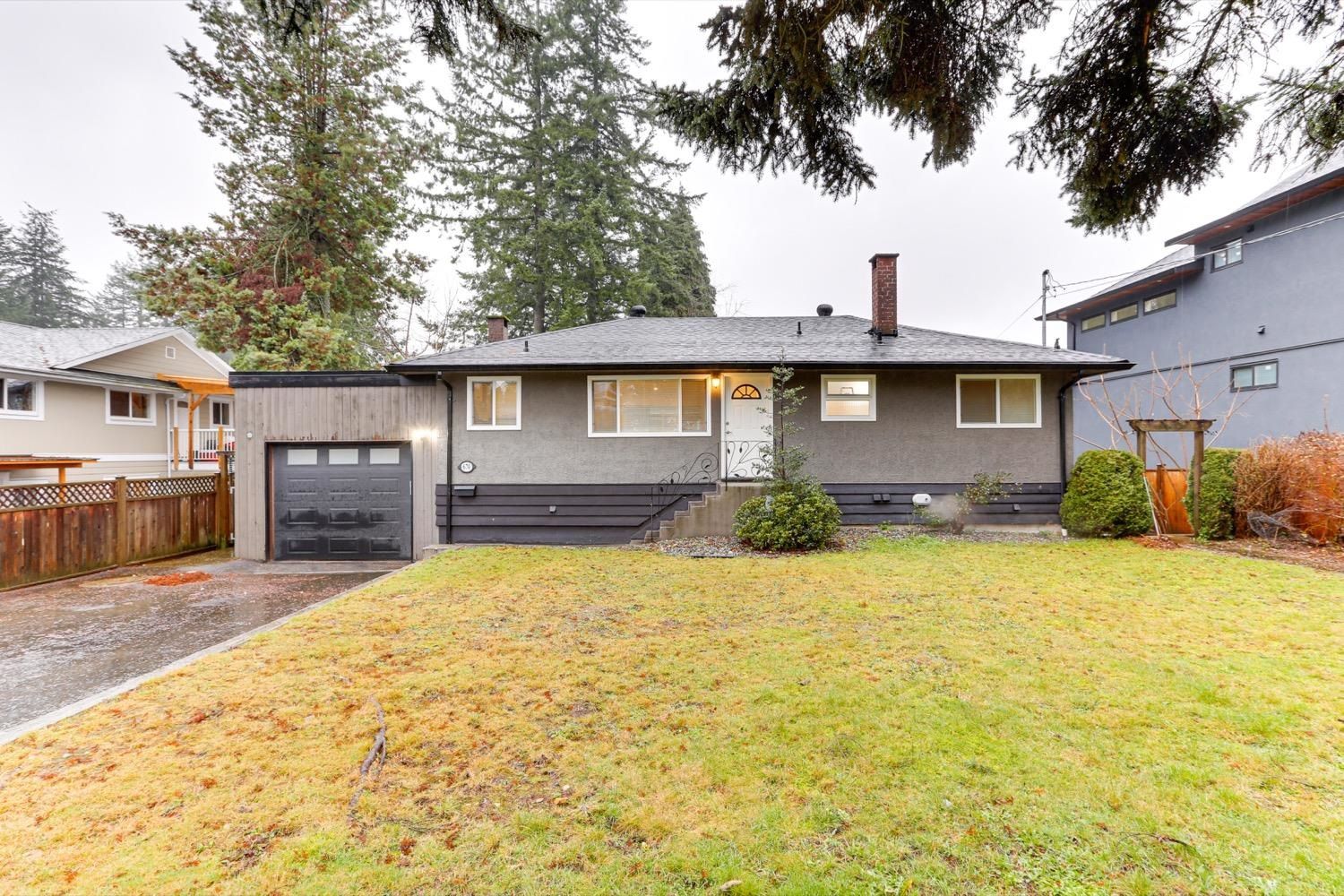 Main Photo: 670 SCHOOLHOUSE Street in Coquitlam: Central Coquitlam House for sale : MLS®# R2844042
