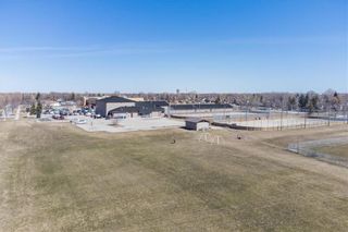 Photo 50: 140 Meadow Gate Drive in Winnipeg: Lakeside Meadows Residential for sale (3K)  : MLS®# 202312169