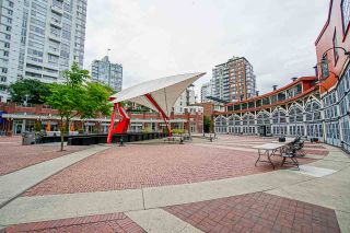 Photo 19: 1801 1201 MARINASIDE Crescent in Vancouver: Yaletown Condo for sale in "The Peninsula" (Vancouver West)  : MLS®# R2373900