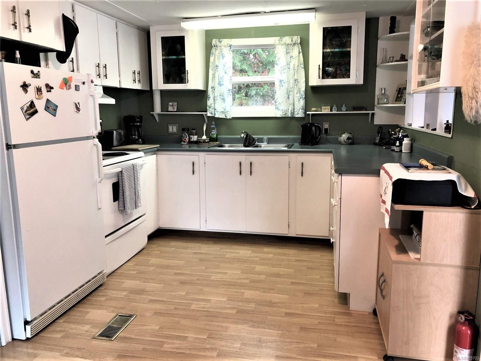 Photo 2: Photos: 38A 1247 Arbutus Rd in Parksville: PQ Parksville Manufactured Home for sale (Parksville/Qualicum)  : MLS®# 855703