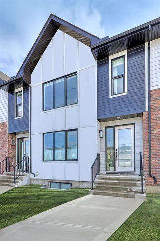 Photo 2: 2179 49 Avenue SW in Calgary: Altadore Row/Townhouse for sale : MLS®# A1217720