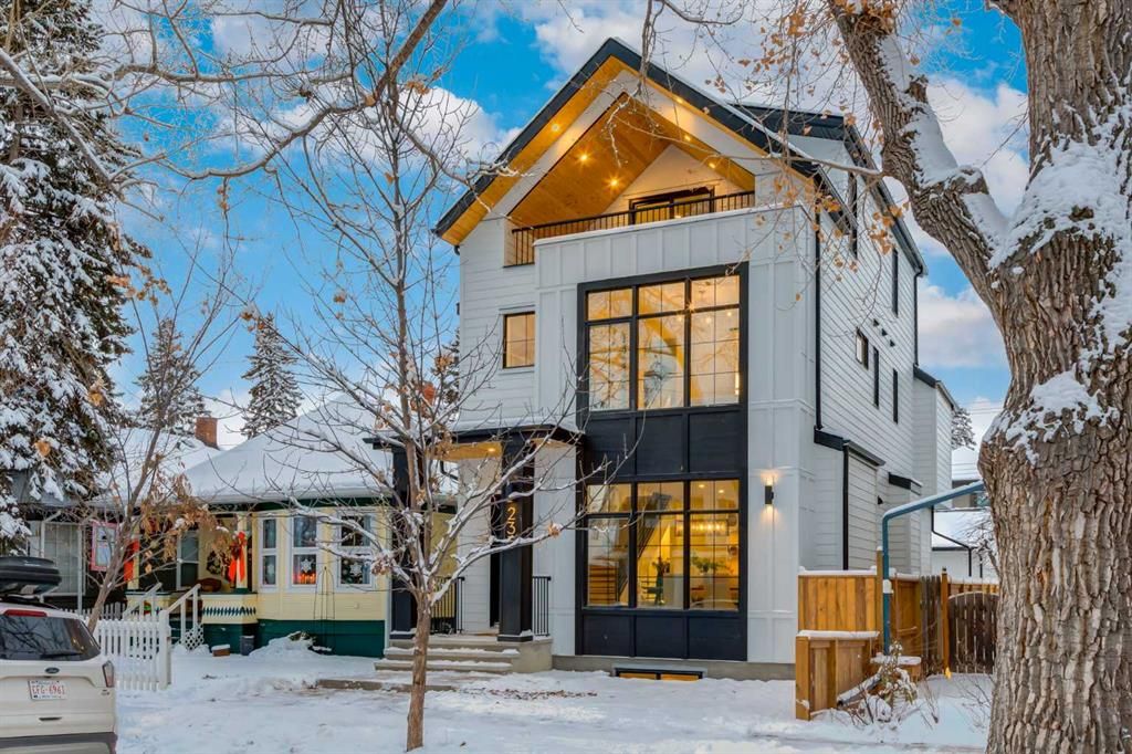 Main Photo: 235 11A Street NW in Calgary: Hillhurst Detached for sale : MLS®# A2123425