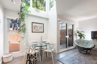Photo 2: 4 513 E PENDER Street in Vancouver: Strathcona Townhouse for sale in "The Jackson" (Vancouver East)  : MLS®# R2867880