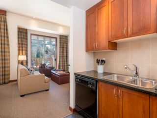 Photo 11: 4409 4299 BLACKCOMB Way in Whistler: Whistler Village Condo for sale in "Pan Pacific Village Center" : MLS®# R2760711