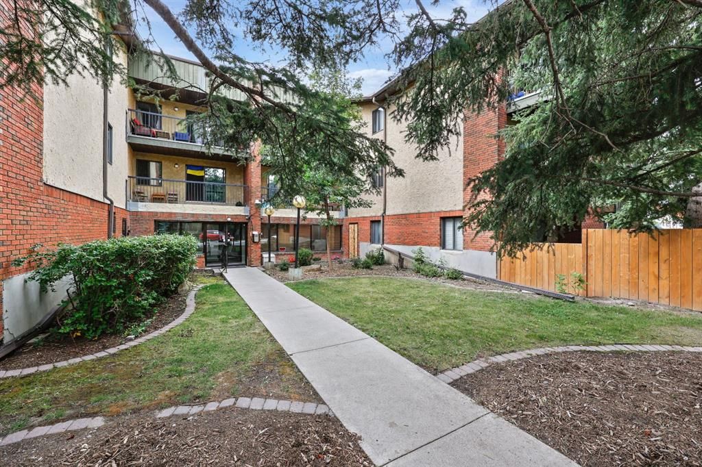 Main Photo: 312 1919 36 Street SW in Calgary: Killarney/Glengarry Apartment for sale : MLS®# A2072642