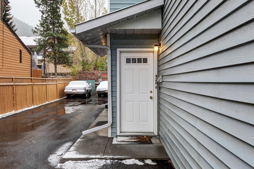 Main Photo: G 420 Marten Street: Banff Apartment for sale : MLS®# A2008611