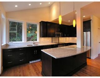 Photo 2: 321 SASAMAT Lane in North Vancouver: Woodlands-Sunshine-Cascade Home for sale ()  : MLS®# V759715