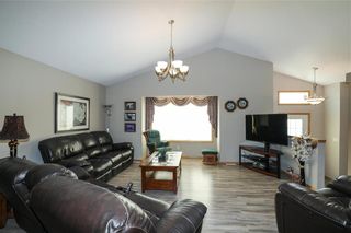 Photo 9: 7 George Place in Steinbach: R16 Residential for sale : MLS®# 202221939