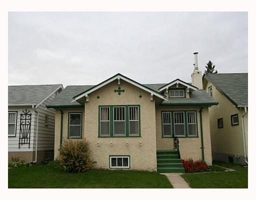 Main Photo: 853 Valour Rd in Winnipeg: Residential for sale : MLS®# 2819436