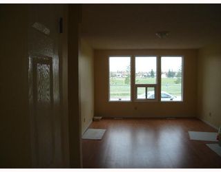 Photo 3:  in CALGARY: Temple Residential Detached Single Family for sale (Calgary)  : MLS®# C3262624