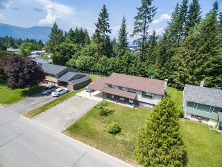 Photo 2: 3411 Southeast 7 Avenue in Salmon Arm: Little Mountain House for sale : MLS®# 10185360