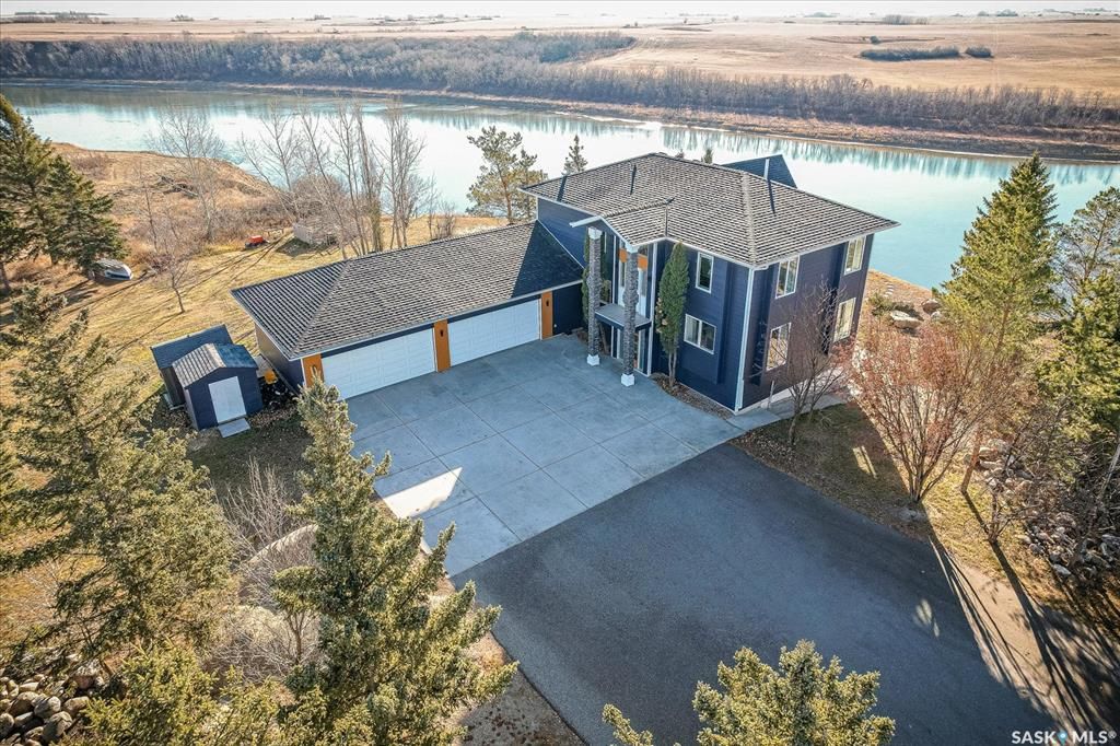 Main Photo: 12 Grandview Drive in Cathedral Bluffs: Residential for sale : MLS®# SK926130
