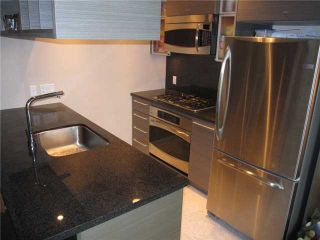 Photo 2: # 807 833 SEYMOUR ST in Vancouver: Downtown VW Condo for sale in "CAPITAL" (Vancouver West)  : MLS®# V896603