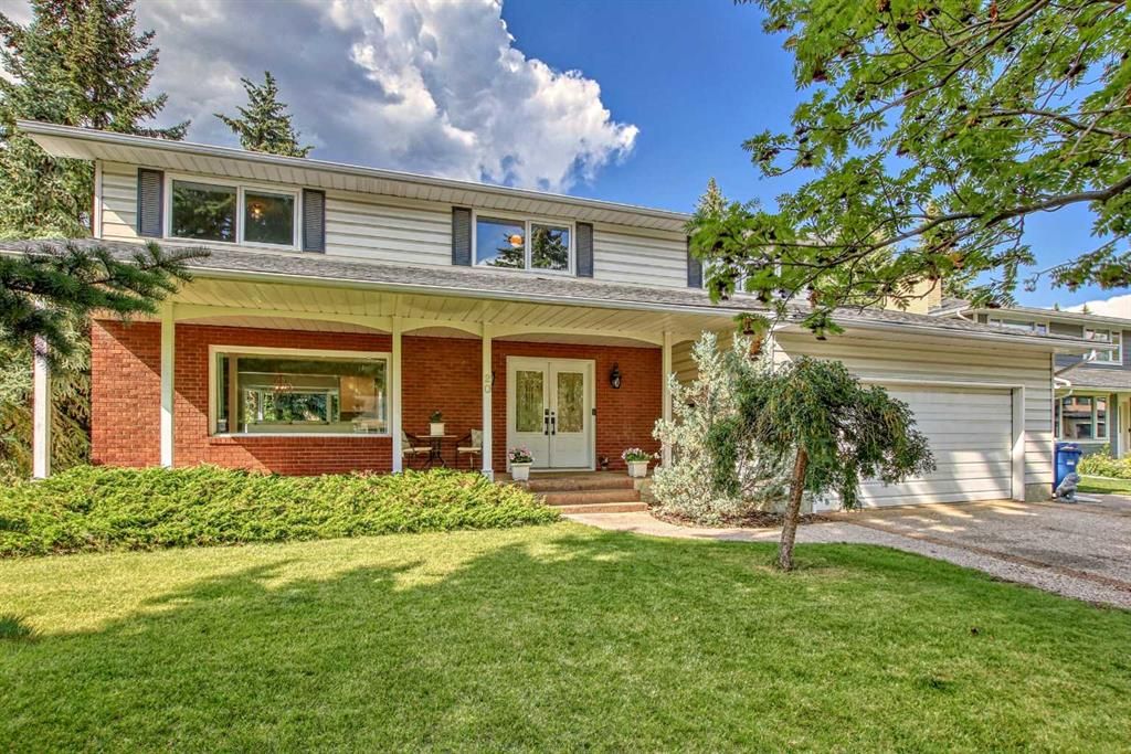 Main Photo: 20 Varbrook Place NW in Calgary: Varsity Detached for sale : MLS®# A2068919