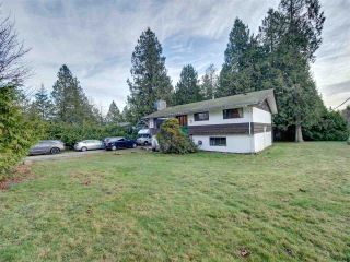 Photo 1: 7761 FAWN Road in Halfmoon Bay: Halfmn Bay Secret Cv Redroofs House for sale (Sunshine Coast)  : MLS®# R2428234