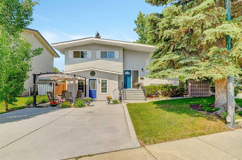 FEATURED LISTING: 5415 Trelle Drive Northeast Calgary